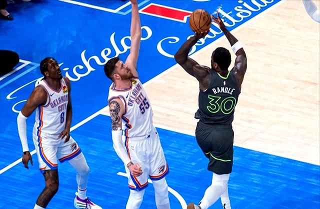 雷霆核心表现爆发,一人砍下三双赢球 雷霆核心表现爆发,一人砍下三双赢球