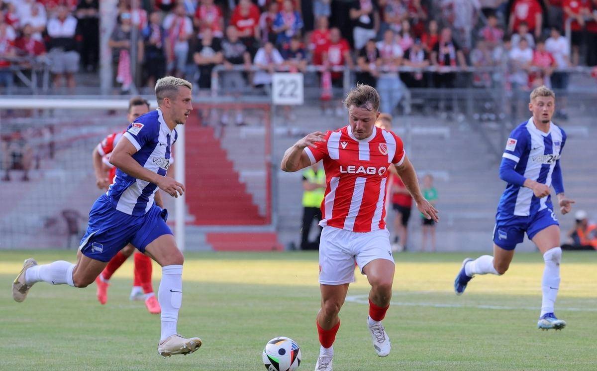 柏林赫塔主场低迷，按要求整改