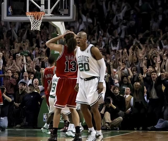 美国队成功卫冕男子篮球冠军，球场风采无人能敌