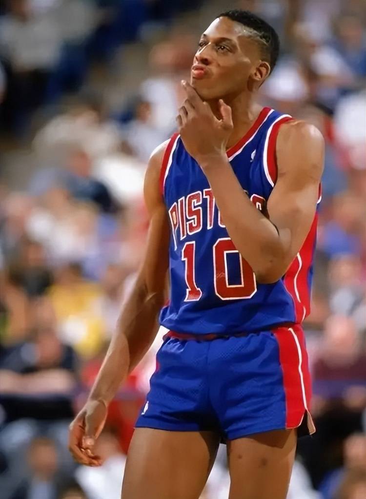 美国队成功卫冕男子篮球冠军，球场风采无人能敌