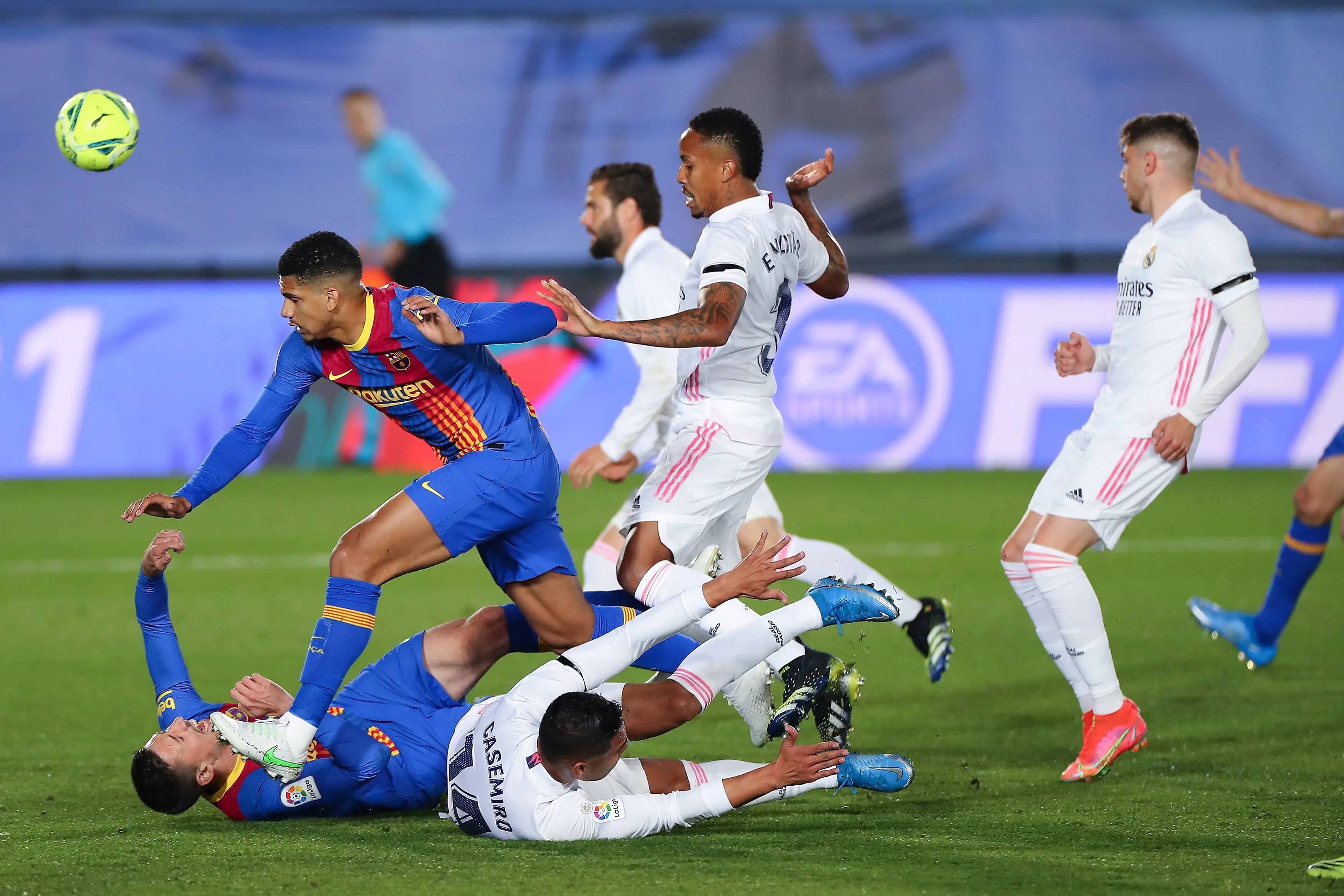 足球锦标赛激烈角逐掀起风暴