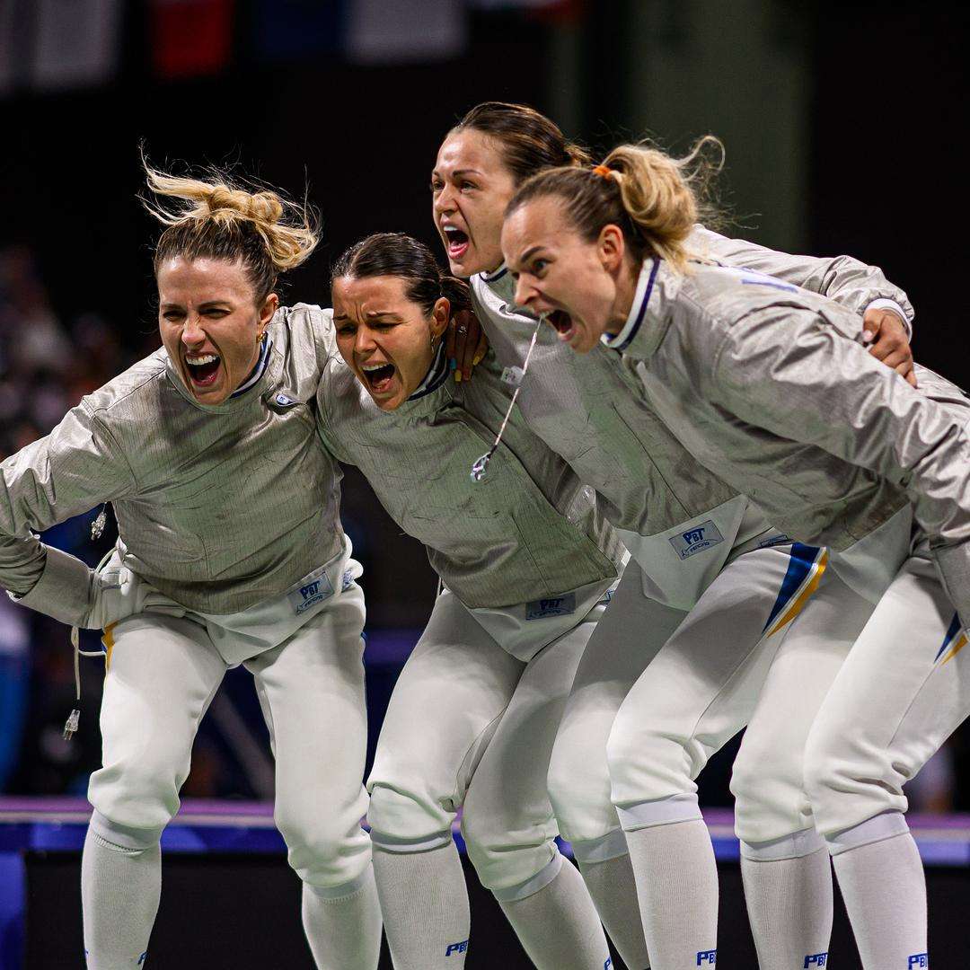 奥地利击剑选手女子佩剑团体夺冠
