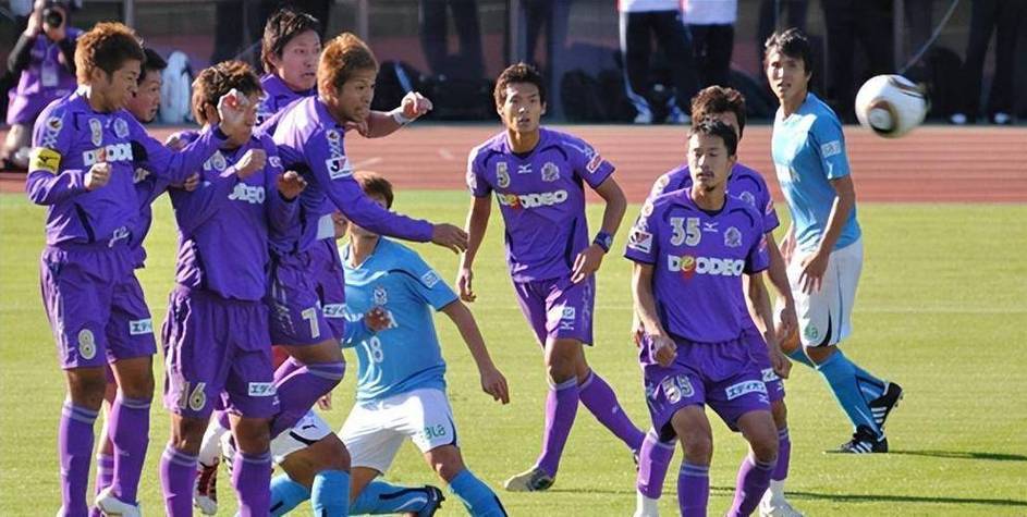 克罗托内主场取胜，延续保级希望