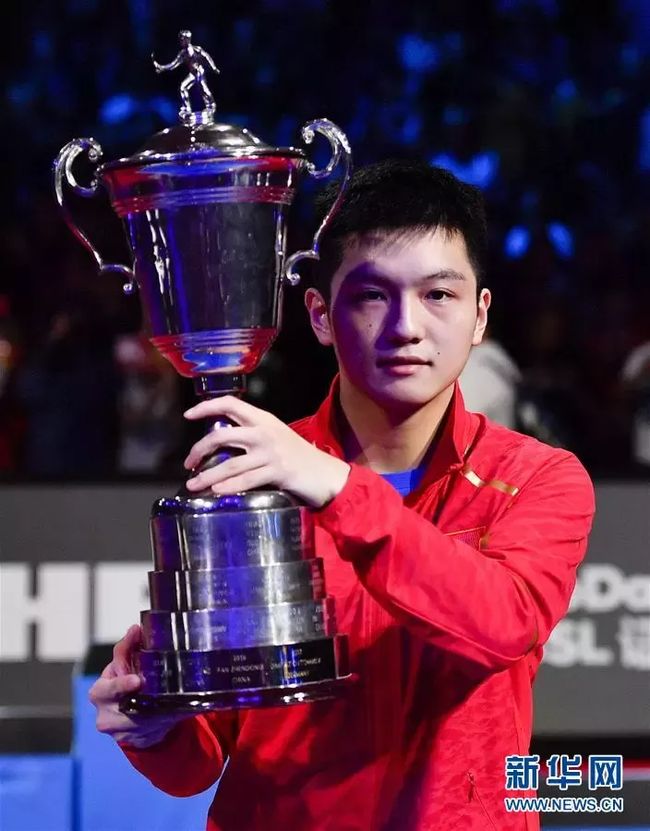 泳坛霸主再续佳话,技压群雄再度夺冠 泳坛霸主再续佳话,技压群雄再度夺冠