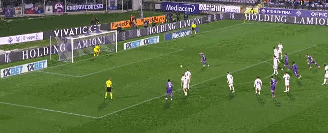 罗马中场状态神勇，频频助球队反击