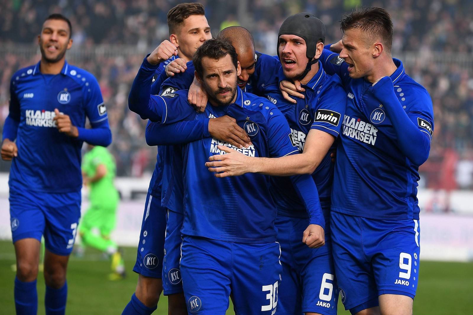 汉诺威96球队迈向胜利之路 汉诺威96球队迈向胜利之路