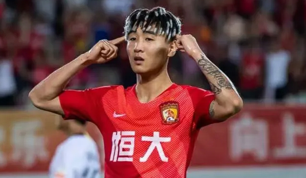 恒大遭遇困境，战术调整迫在眉睫