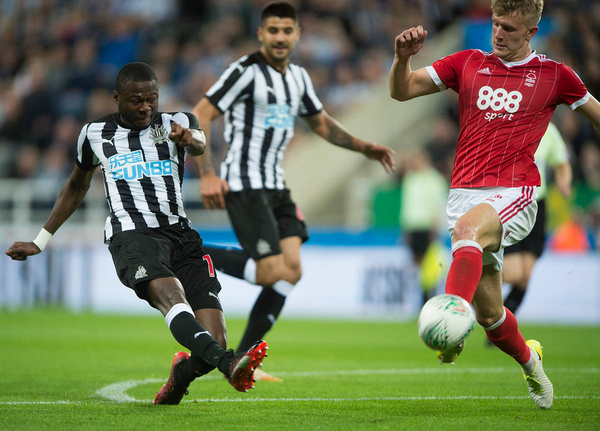 罗瑟汉姆主场逼平对手,球队拼尽全力收获一分 罗瑟汉姆主场逼平对手,球队拼尽全力收获一分