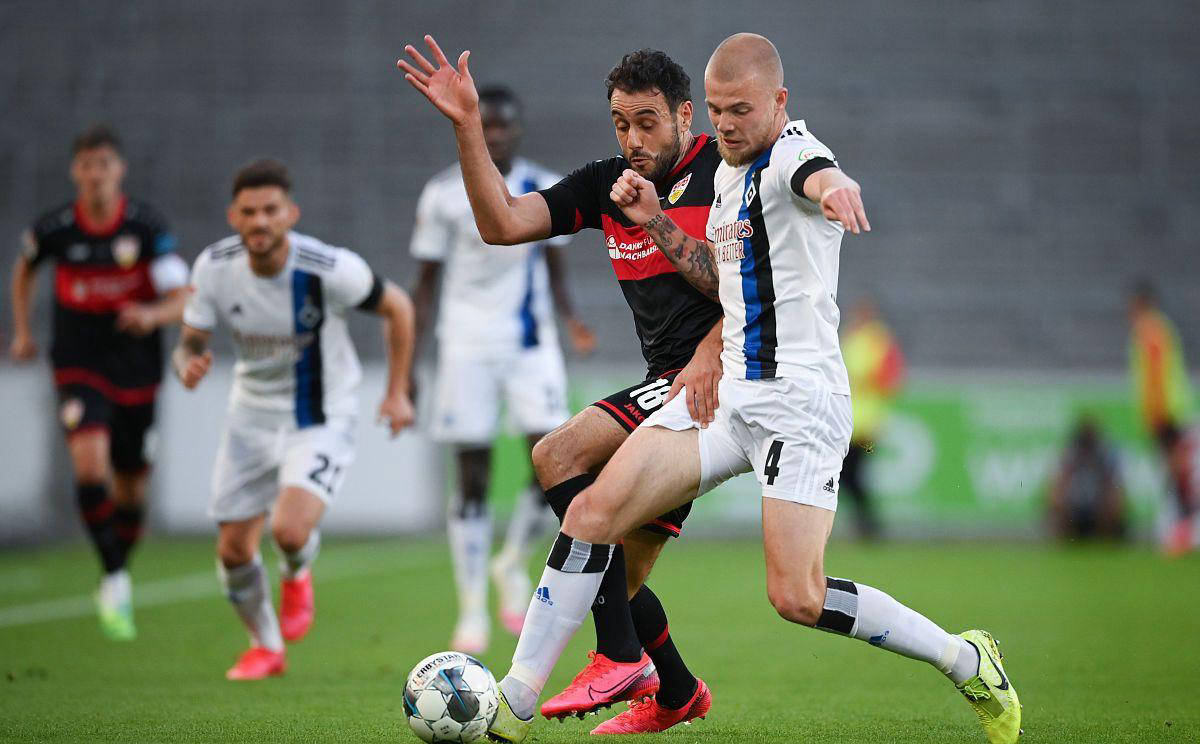 亚眠进攻火力强大，连胜势头不减