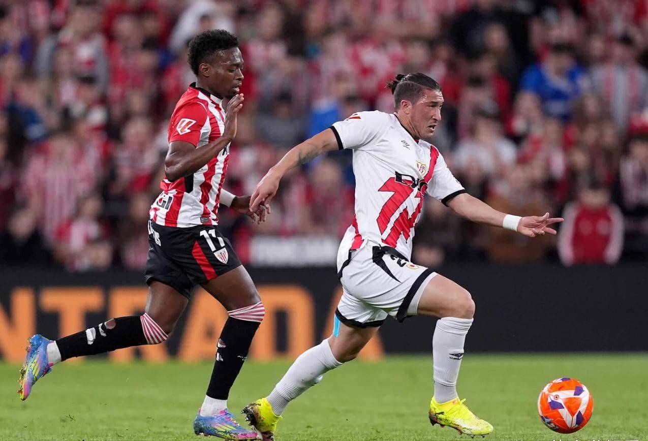 比利亚雷亚尔逼平比拉尔沃尔，范埑大战没有胜负