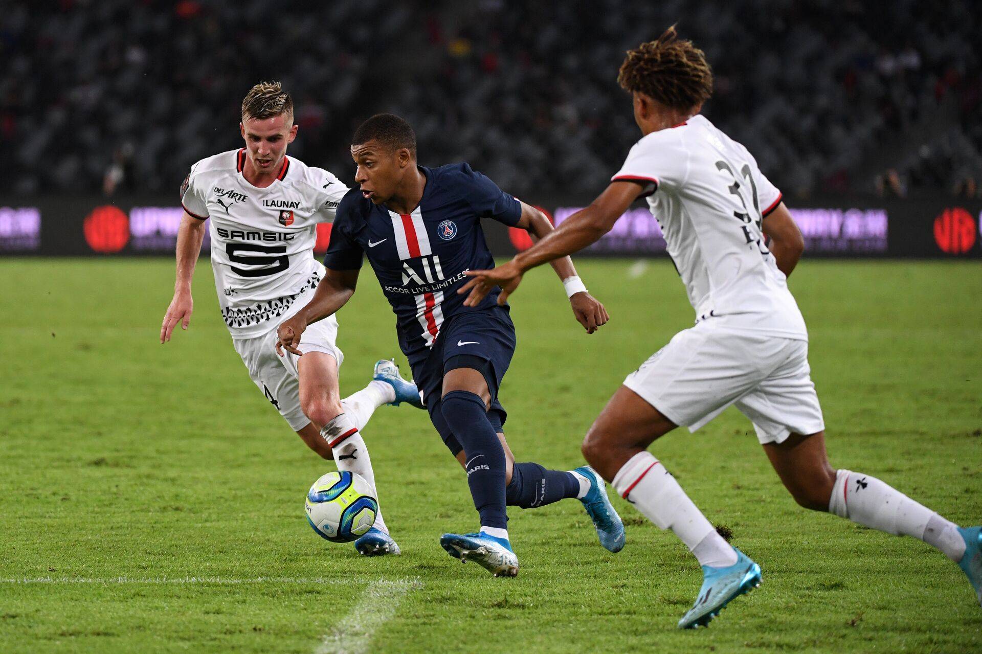 蒙彼利埃希望客场挑战巴黎圣日耳曼,争夺胜利 蒙彼利埃希望客场挑战巴黎圣日耳曼,争夺胜利