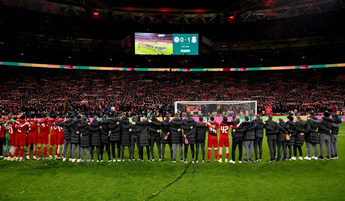 利物浦抵达东京备战对阵博卡,备战全力以赴 利物浦抵达东京备战对阵博卡,备战全力以赴