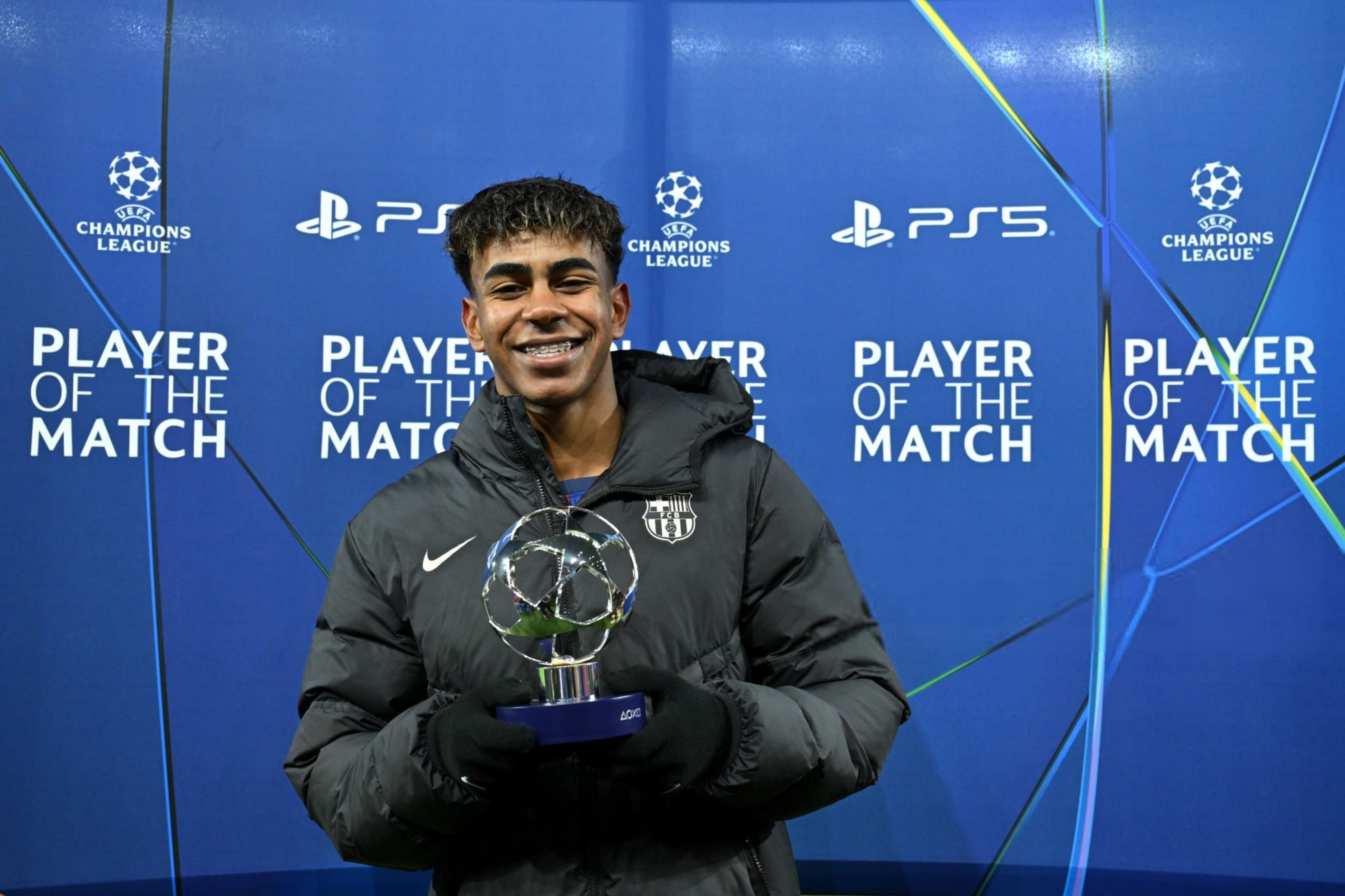 梅西暴二派哨！冬聚巴萨续再前侠赛年