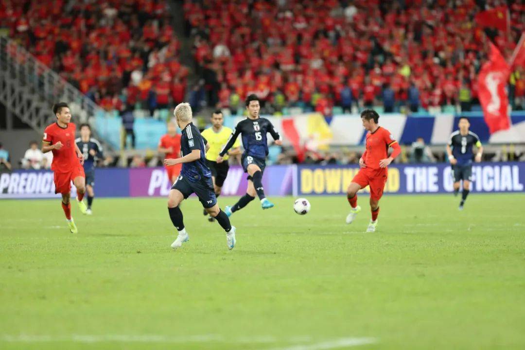 足球亚洲区域赛事激战紧张