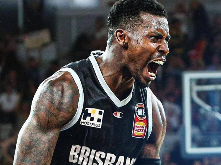 华尔沃特阵容再添强援,球队实力提升 华尔沃特阵容再添强援,球队实力提升