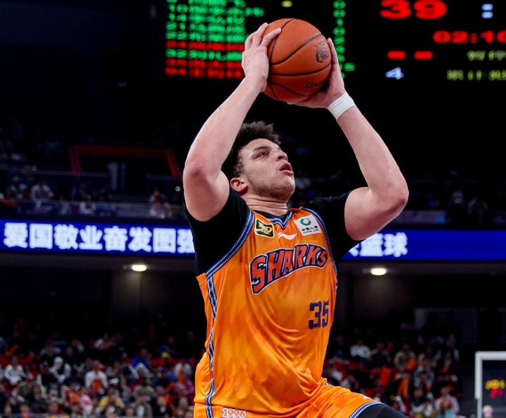 河北男篮取得两连胜,排名稳步攀升 河北男篮取得两连胜,排名稳步攀升