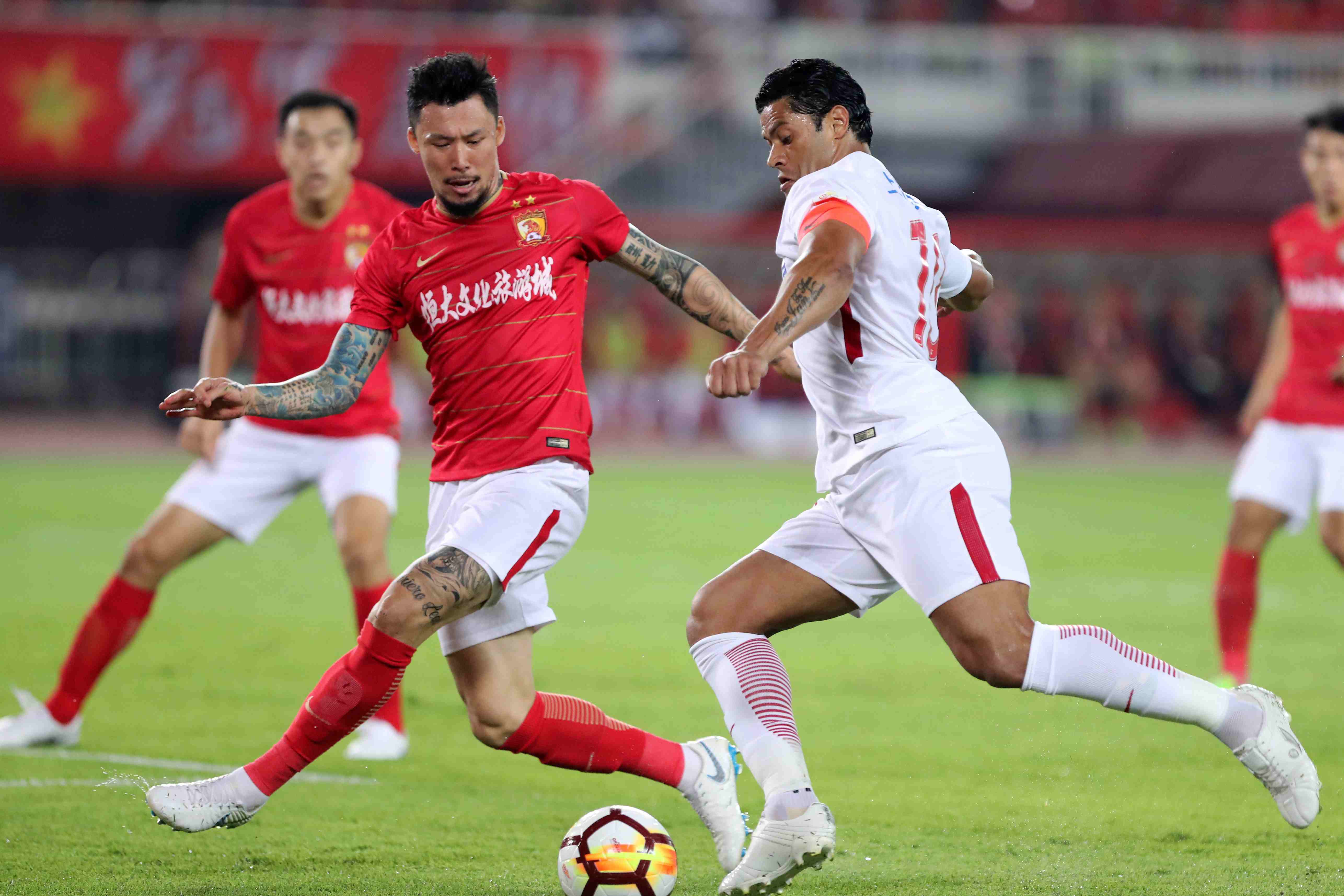 恒大客场击败华夏幸福，稳固领头位置