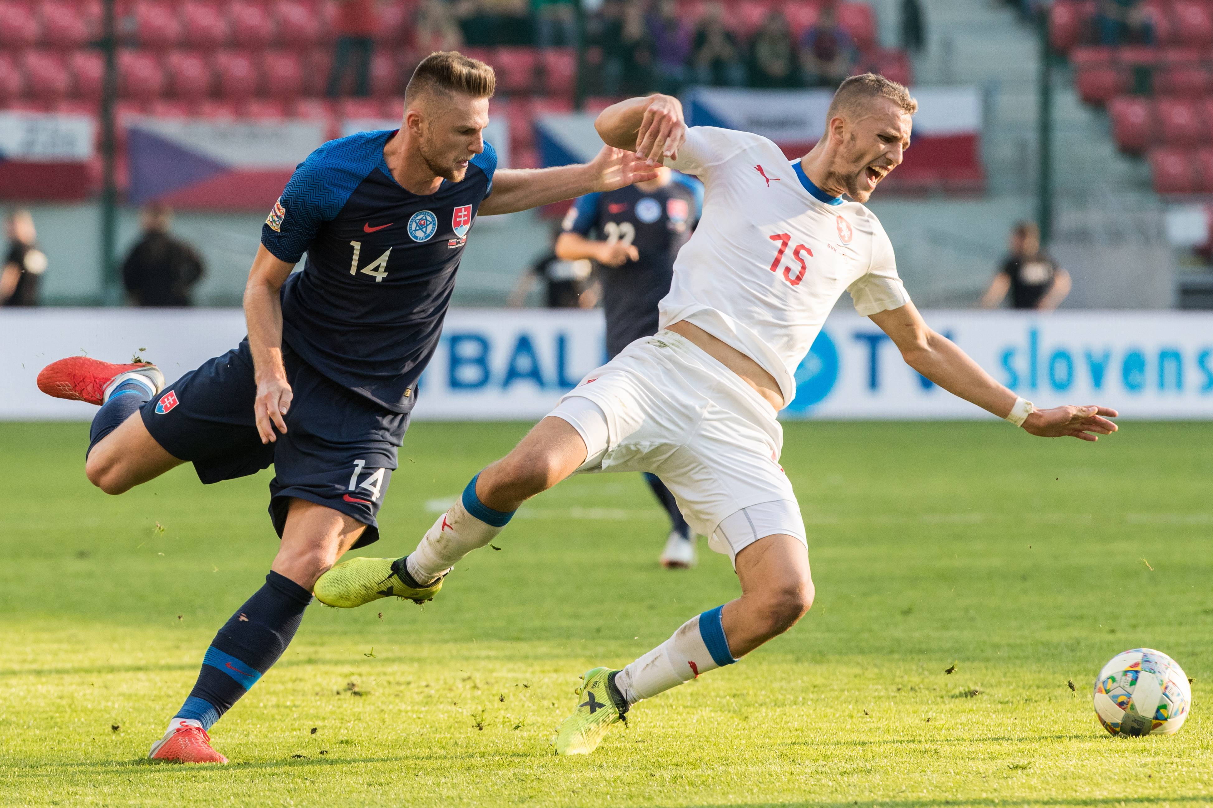 克罗地亚队在欧洲预选赛取得胜利,实现晋级 克罗地亚队在欧洲预选赛取得胜利,实现晋级