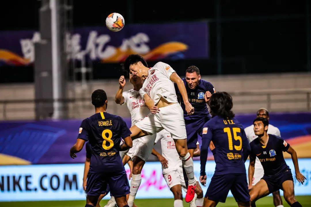 易胜博体育官方网站-广州恒大客场逆转深圳佳兆业，保持不败纪录