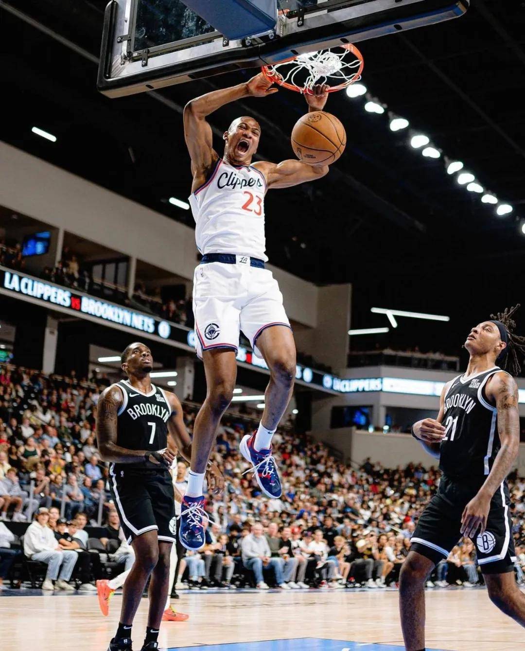 快船主场逆转黄蜂,喜迎复仇成功 快船主场逆转黄蜂,喜迎复仇成功