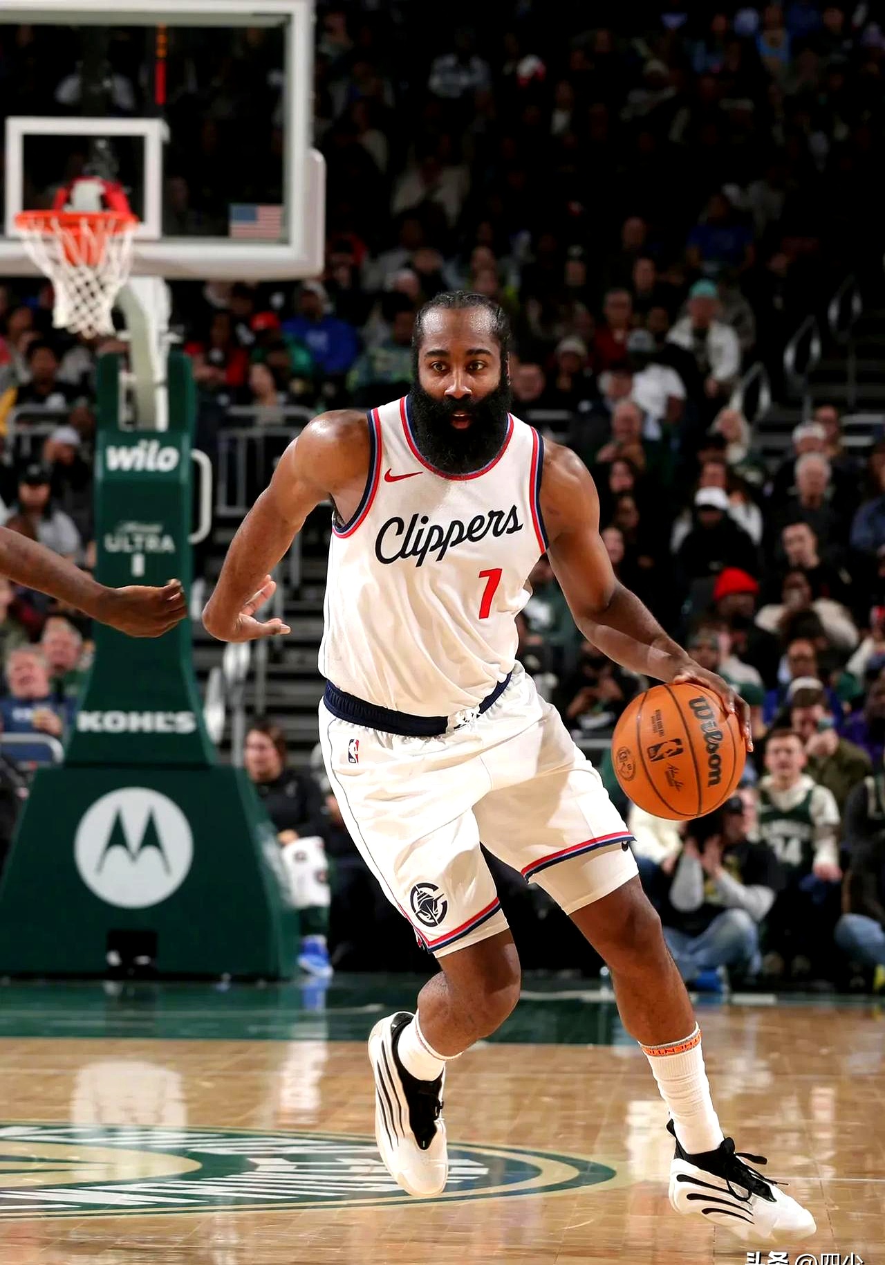 快船主场逆转黄蜂,喜迎复仇成功 快船主场逆转黄蜂,喜迎复仇成功