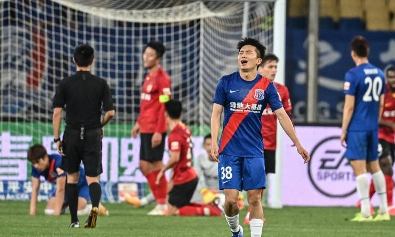 上海绿地申花主场大胜大连一方，取得三分