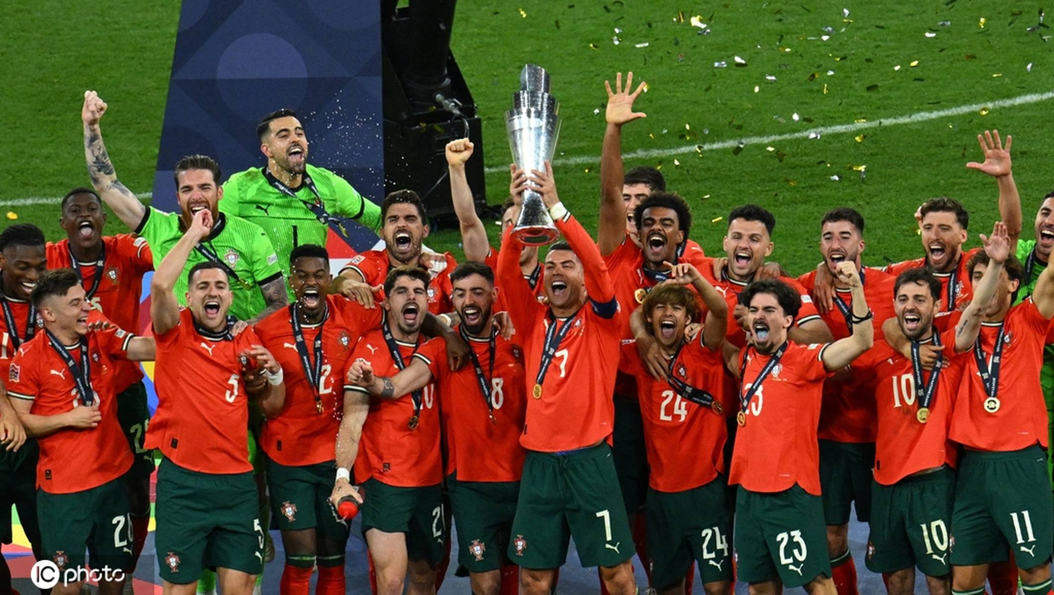 易胜博体育官方网站-葡萄牙击败对手，晋级半决赛