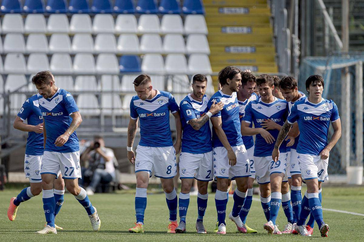 马拉加主场大败,需调整状态应对紧接着的比赛! 马拉加主场大败,需调整状态应对紧接着的比赛!