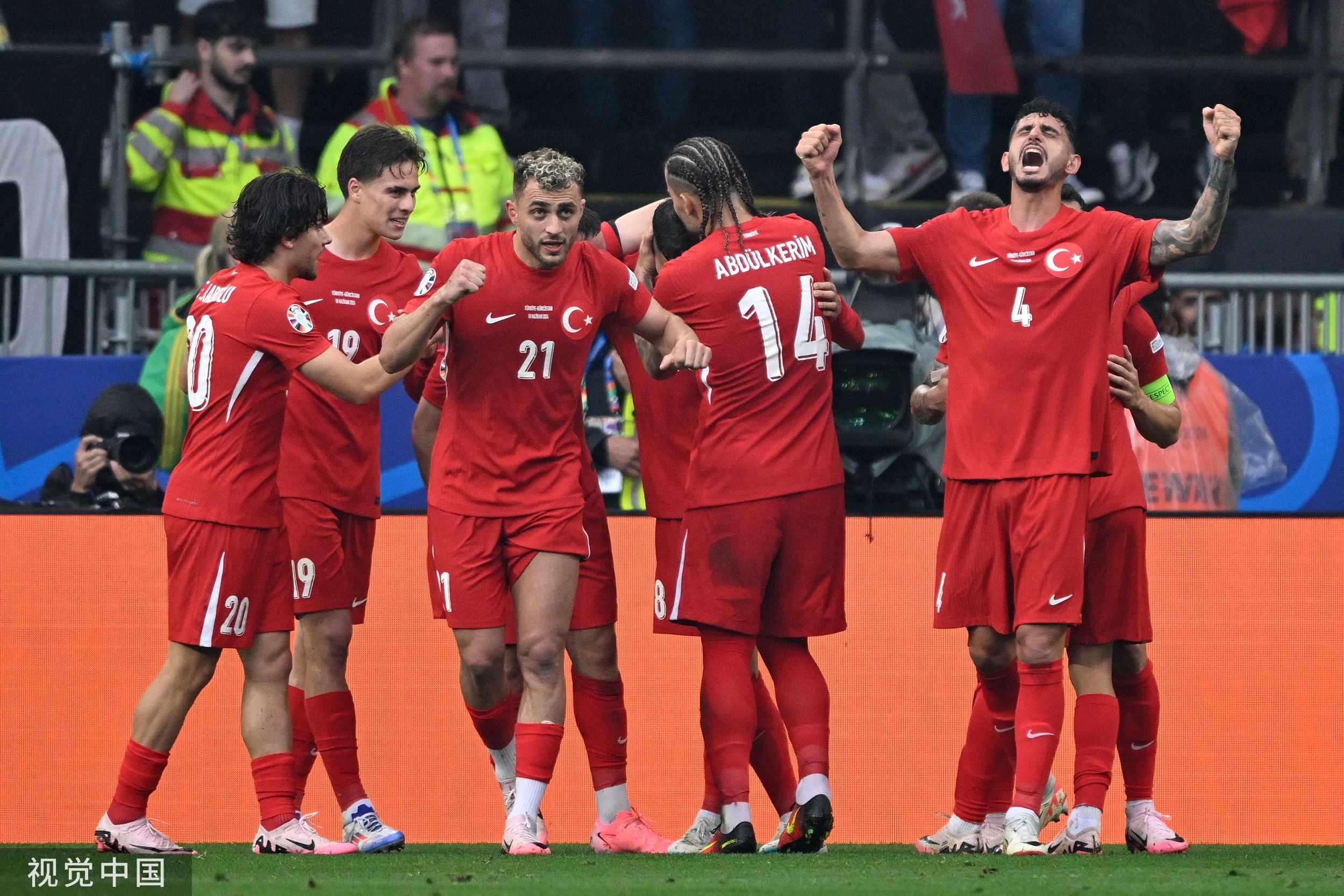 土耳其胜科索沃,望向欧洲杯窗口 土耳其胜科索沃,望向欧洲杯窗口