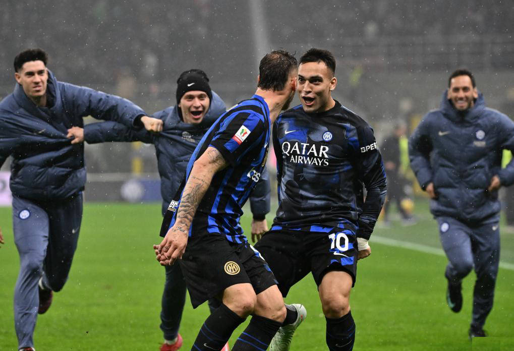 足球热点:拉齐奥爆冷击败AC米兰 足球热点:拉齐奥爆冷击败AC米兰