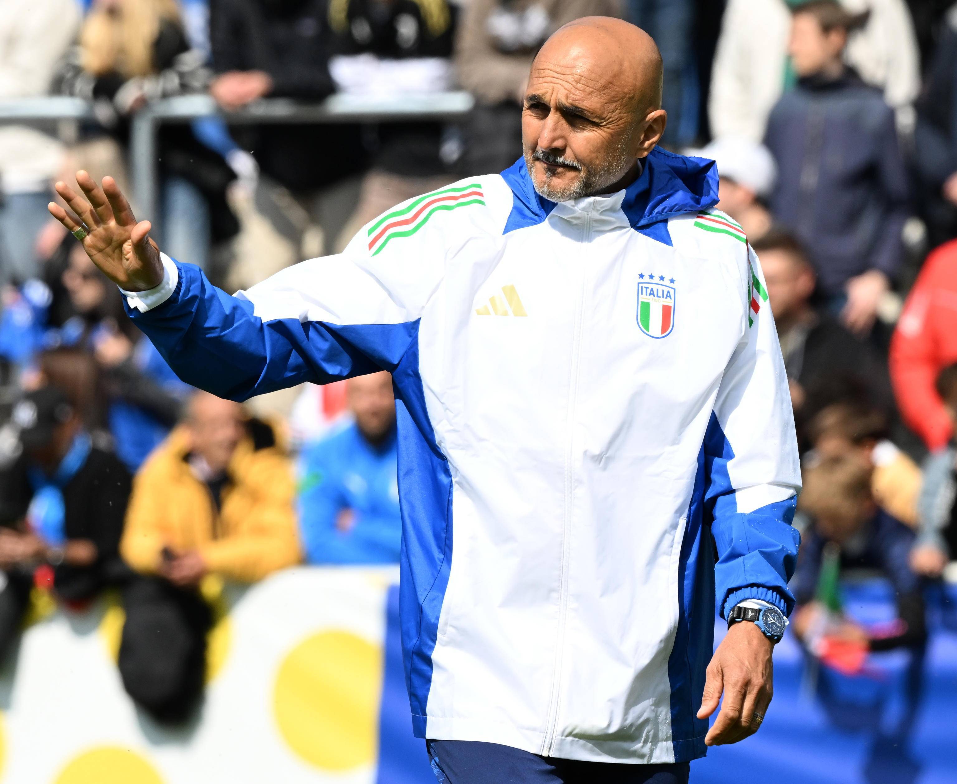 欧洲球队驻外训练备战锦标赛,目标夺冠 欧洲球队驻外训练备战锦标赛,目标夺冠