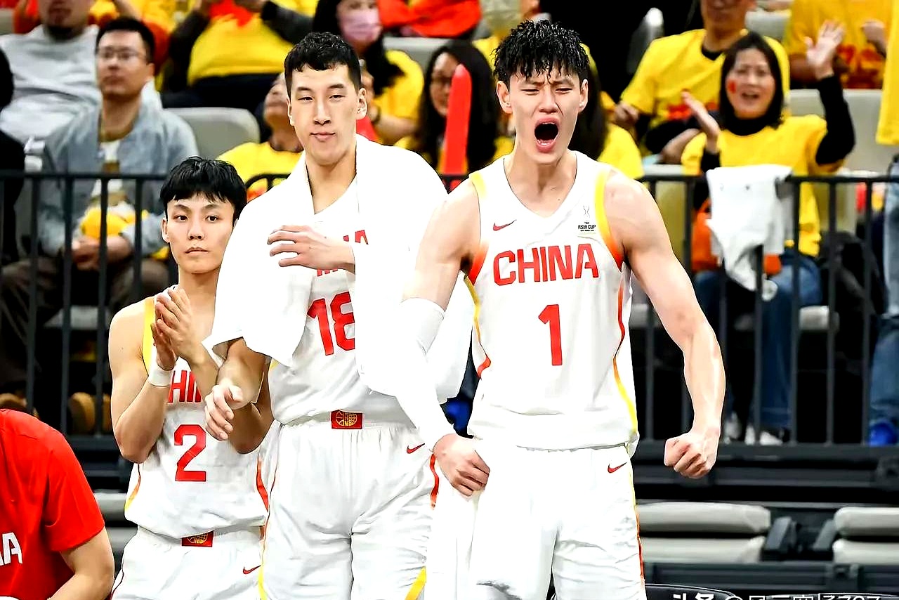 洛杉矶男篮在国内联赛上演精彩对决 洛杉矶男篮在国内联赛上演精彩对决