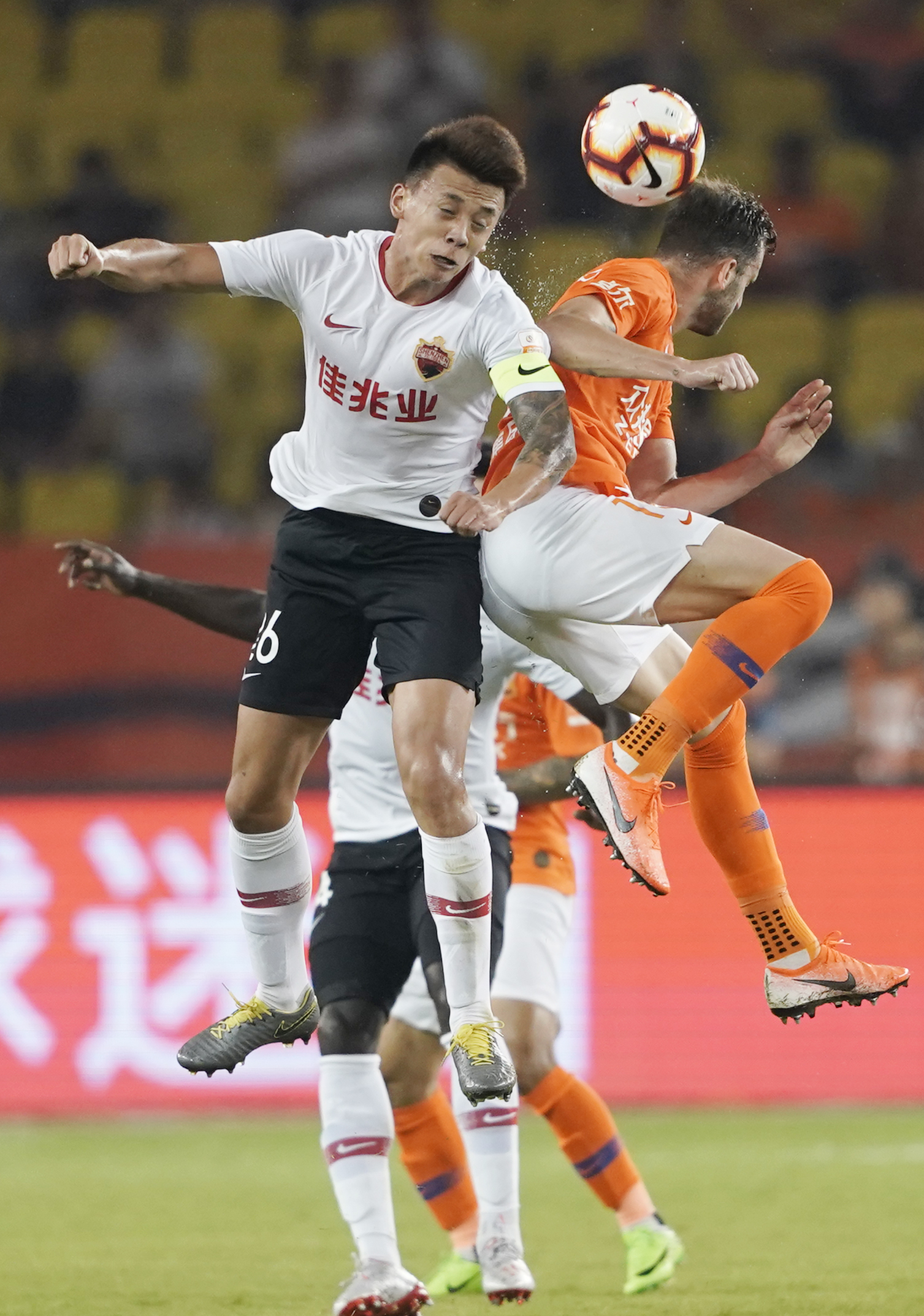 武汉卓尔迎战深圳佳兆业,胜负完全尚未定 武汉卓尔迎战深圳佳兆业,胜负完全尚未定