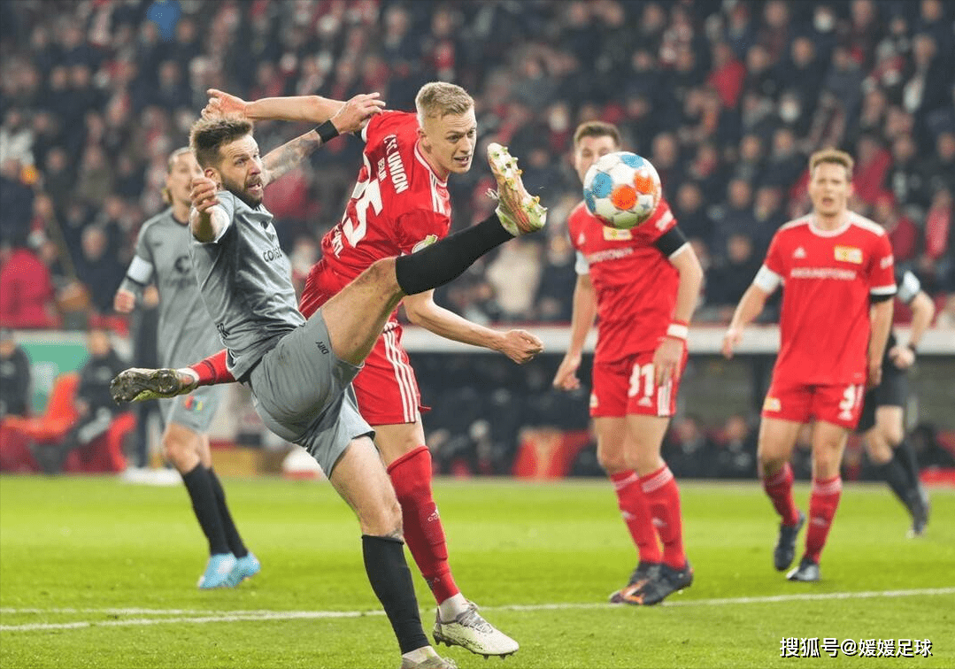 门兴胜过凯泽斯劳滕，晋级在望胜利一揽