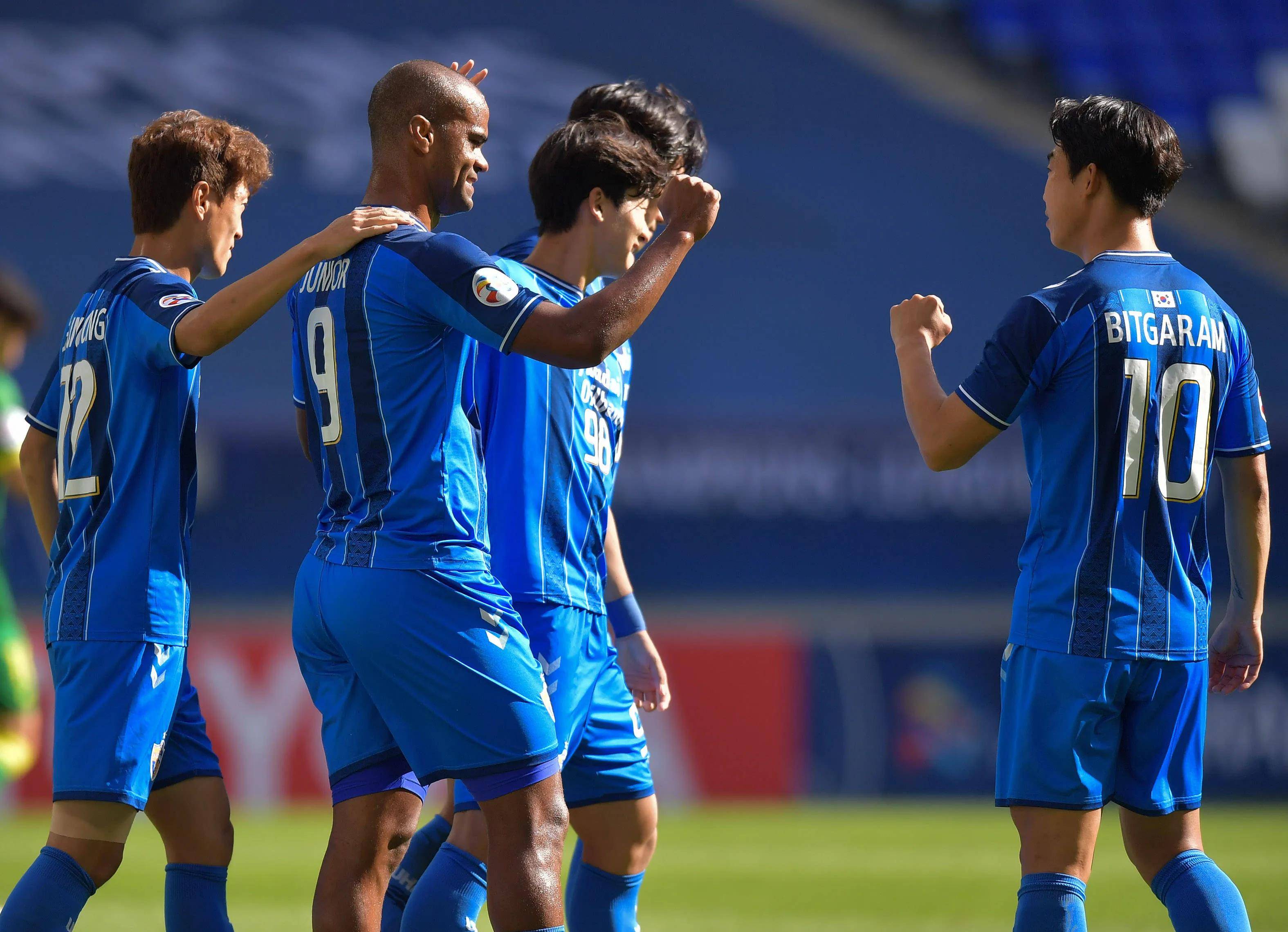 意外失球，让球队奋力追赶比分