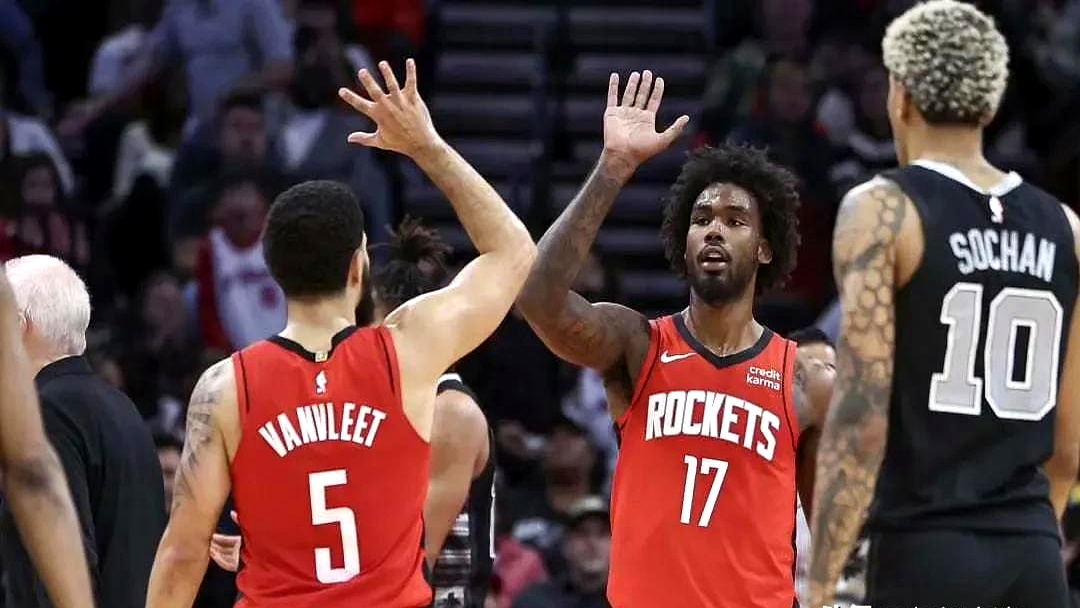 火箭队主力球员恢复伤愈，复出表现抢眼助球队取胜