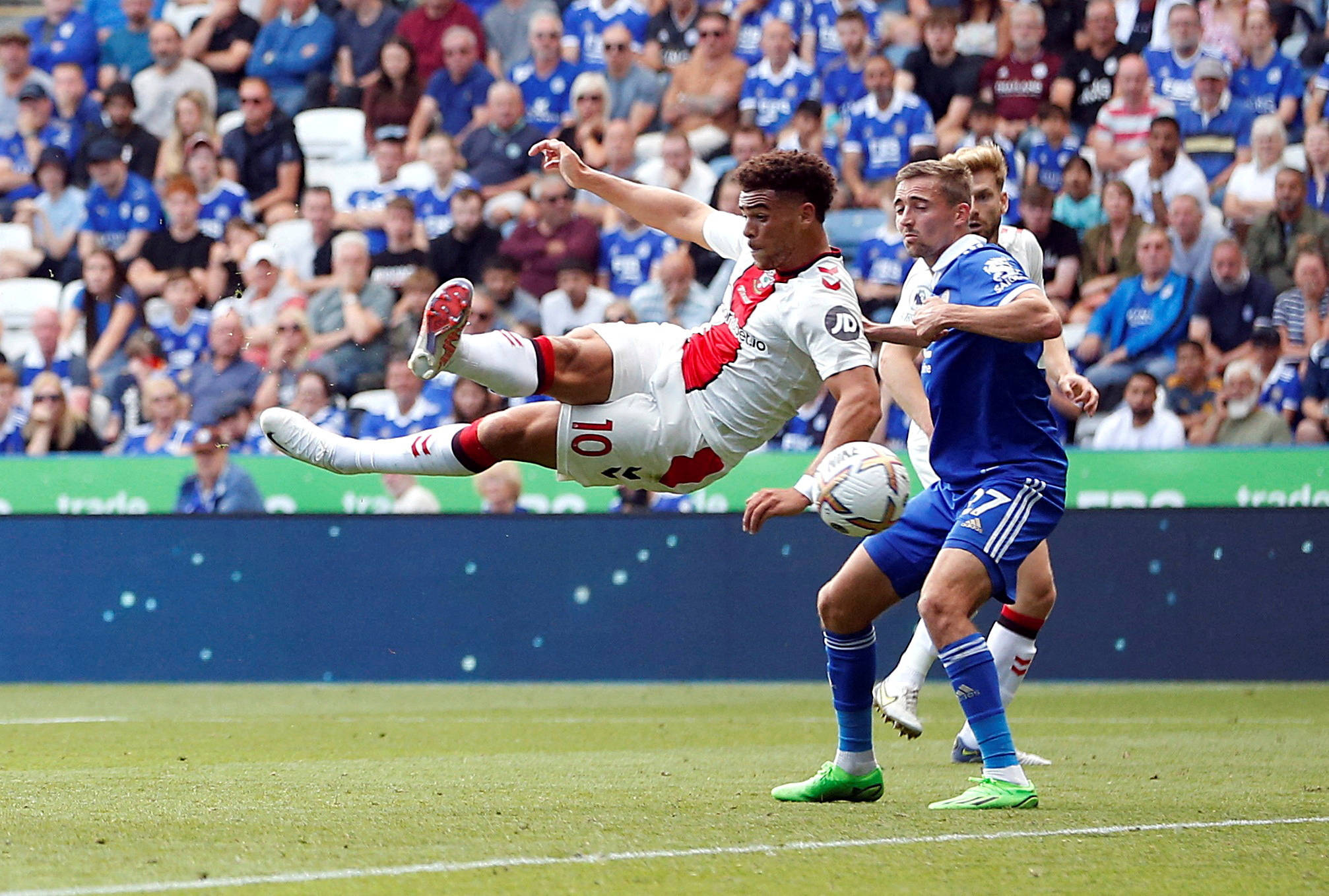 南安普顿主场失利，英超豪门胜率遇阻