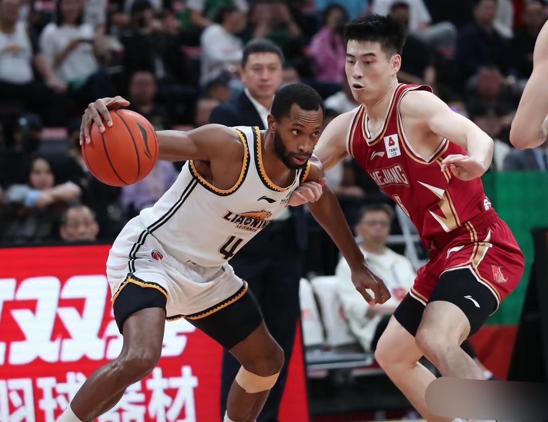 卫冕之路！篮球联赛冠军再战新赛季