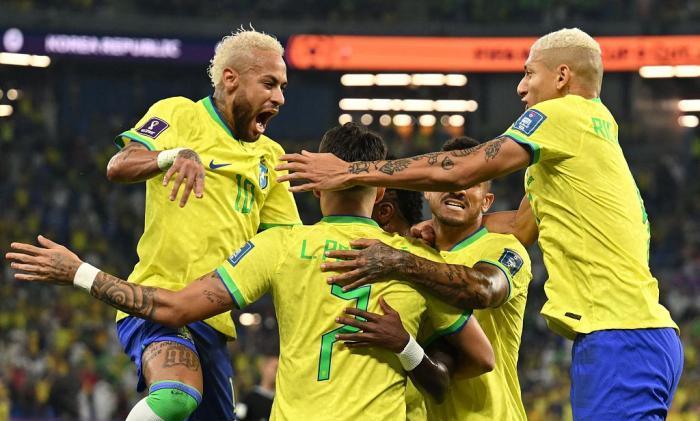 红红火火的足球赛事，全球球迷共同期待