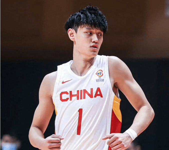 厄勒布鲁青年球员崭露头角,为球队带来希望 厄勒布鲁青年球员崭露头角,为球队带来希望