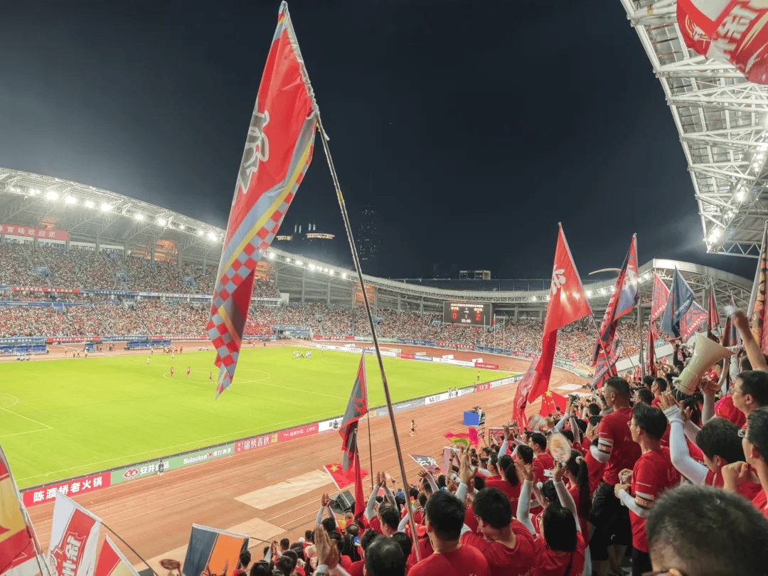 球员们用实力诠释了足球的精神 球员们用实力诠释了足球的精神