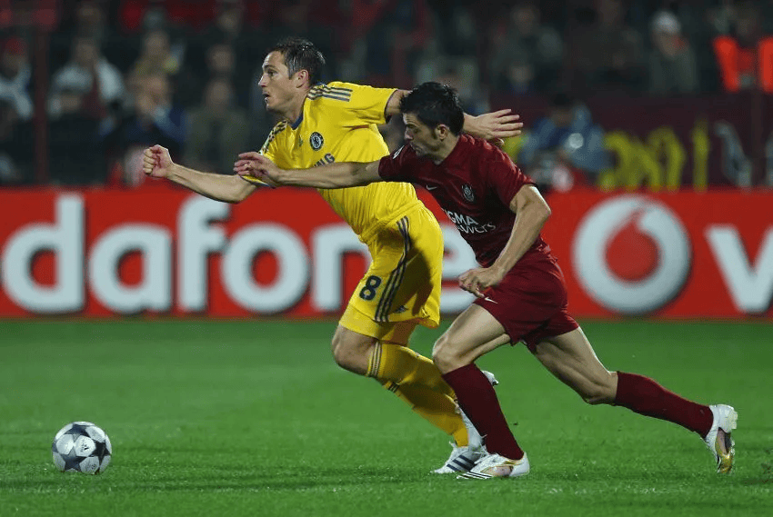 捷克队在比赛中展现出强大的控球能力,夺得胜利 捷克队在比赛中展现出强大的控球能力,夺得胜利