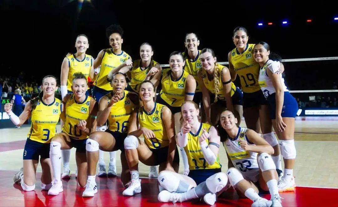 巴西女排队击败强敌,晋级四强 巴西女排队击败强敌,晋级四强